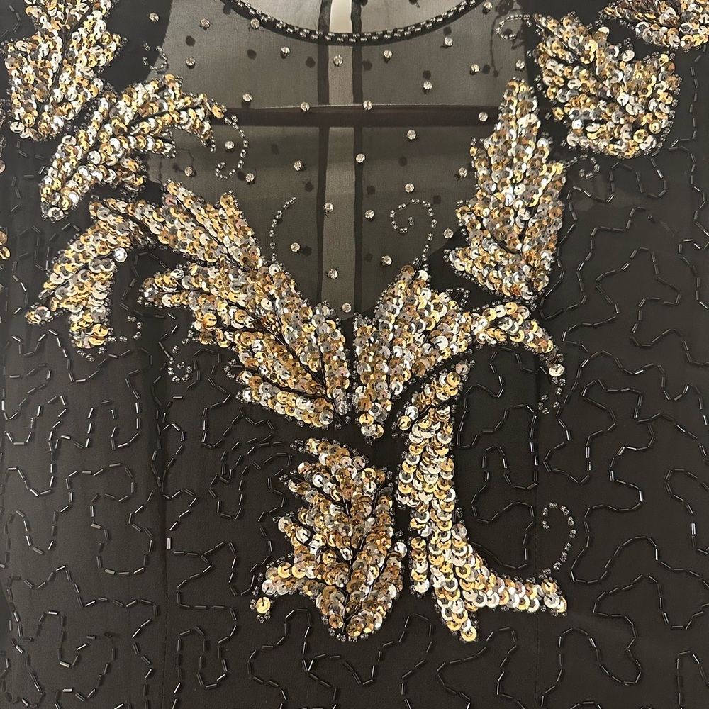 Elegant Black and Gold Sequin Dress - Picture 10 of 13